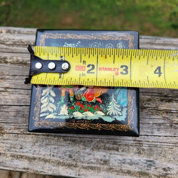 Hand-Painted Palekh Russian Lacquer Box Signed Winter Scene Black & Red Interior - Picture 2 of 10